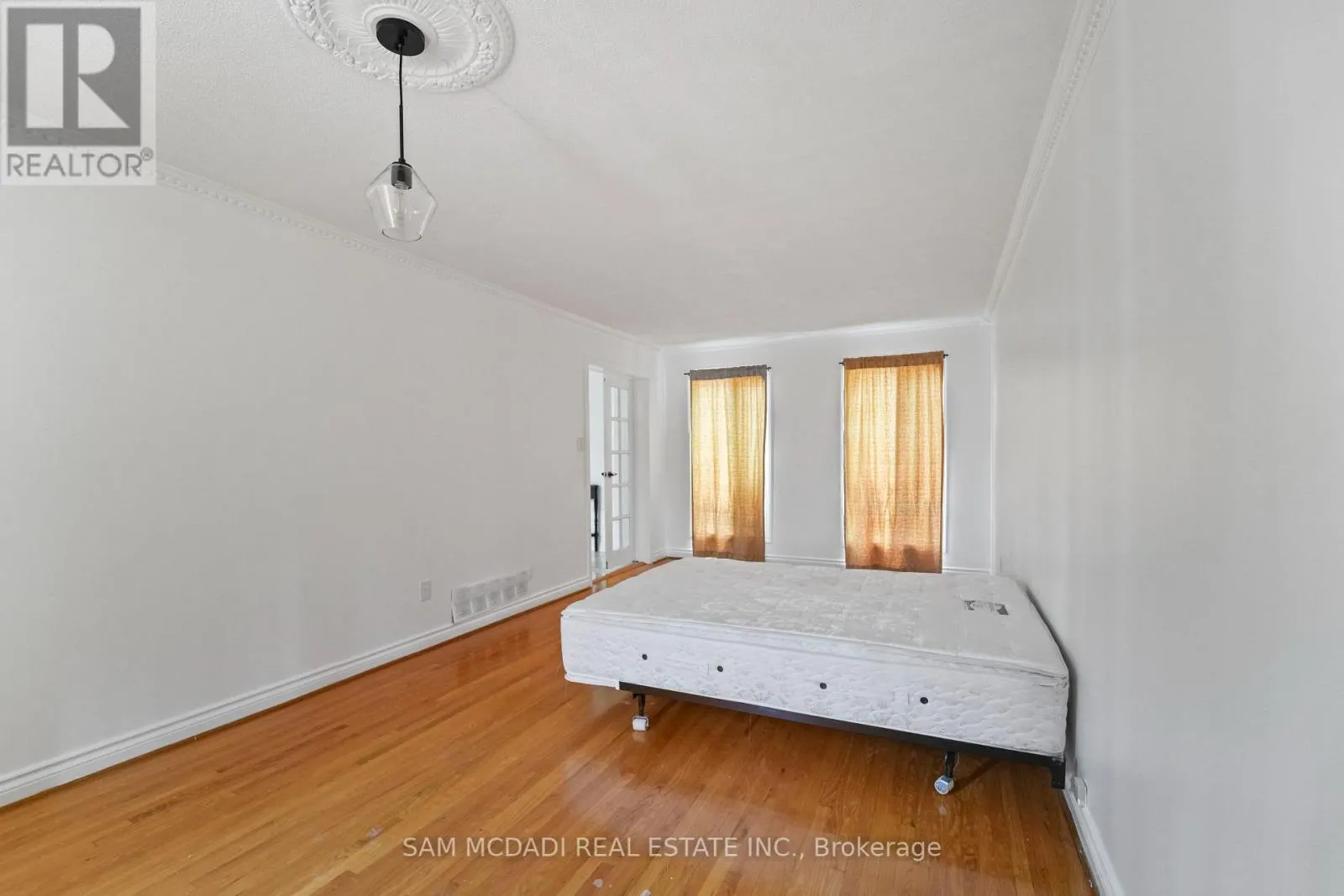 #ROOM 2 - 4099 FIELDGATE DRIVE