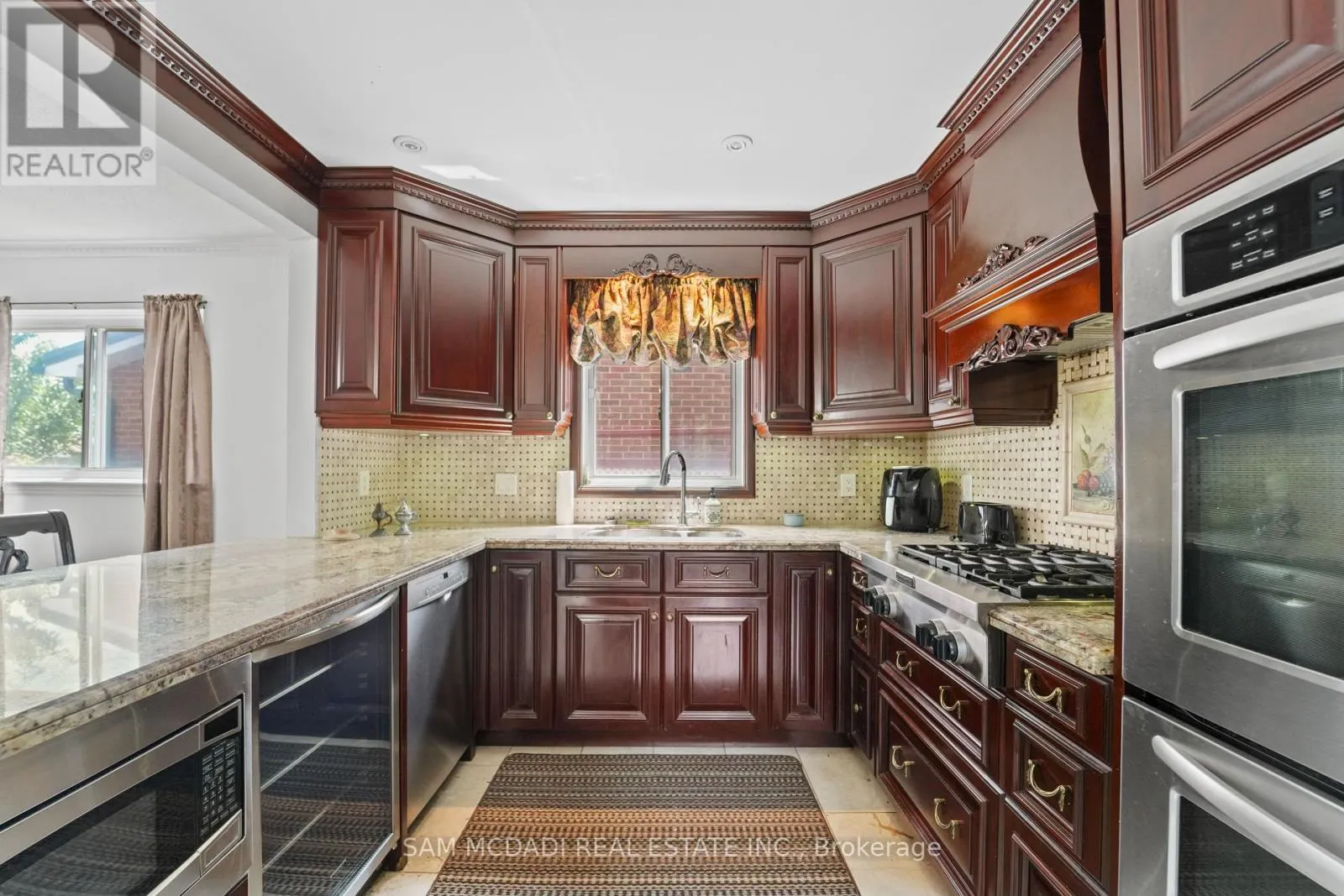 #ROOM 2 - 4099 FIELDGATE DRIVE