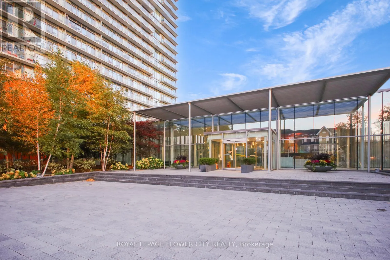 2407 - 103 THE QUEENSWAY AVENUE