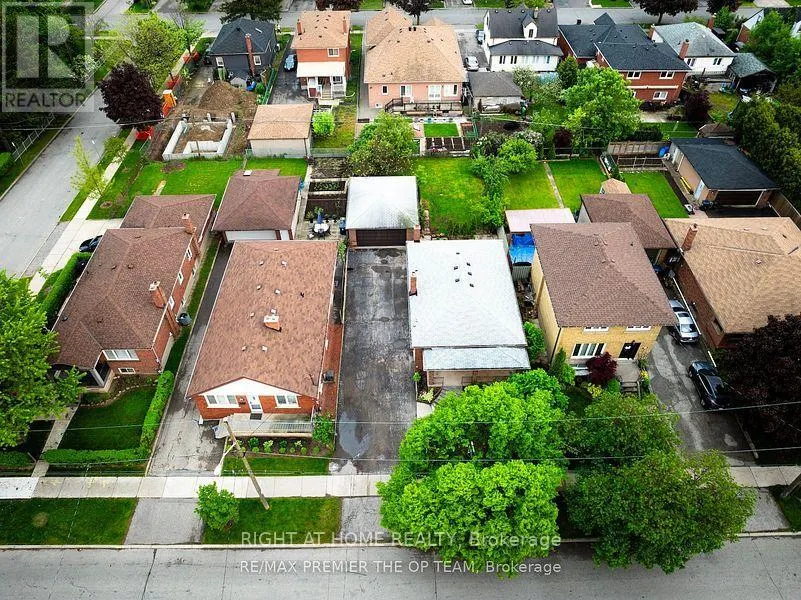 UPPER - 61 MCADAM AVENUE
