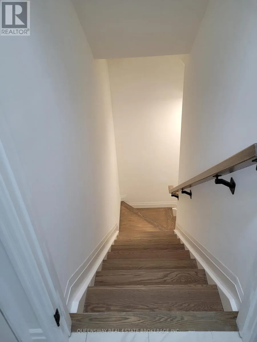 1294 MUSKOKA HEIGHTS