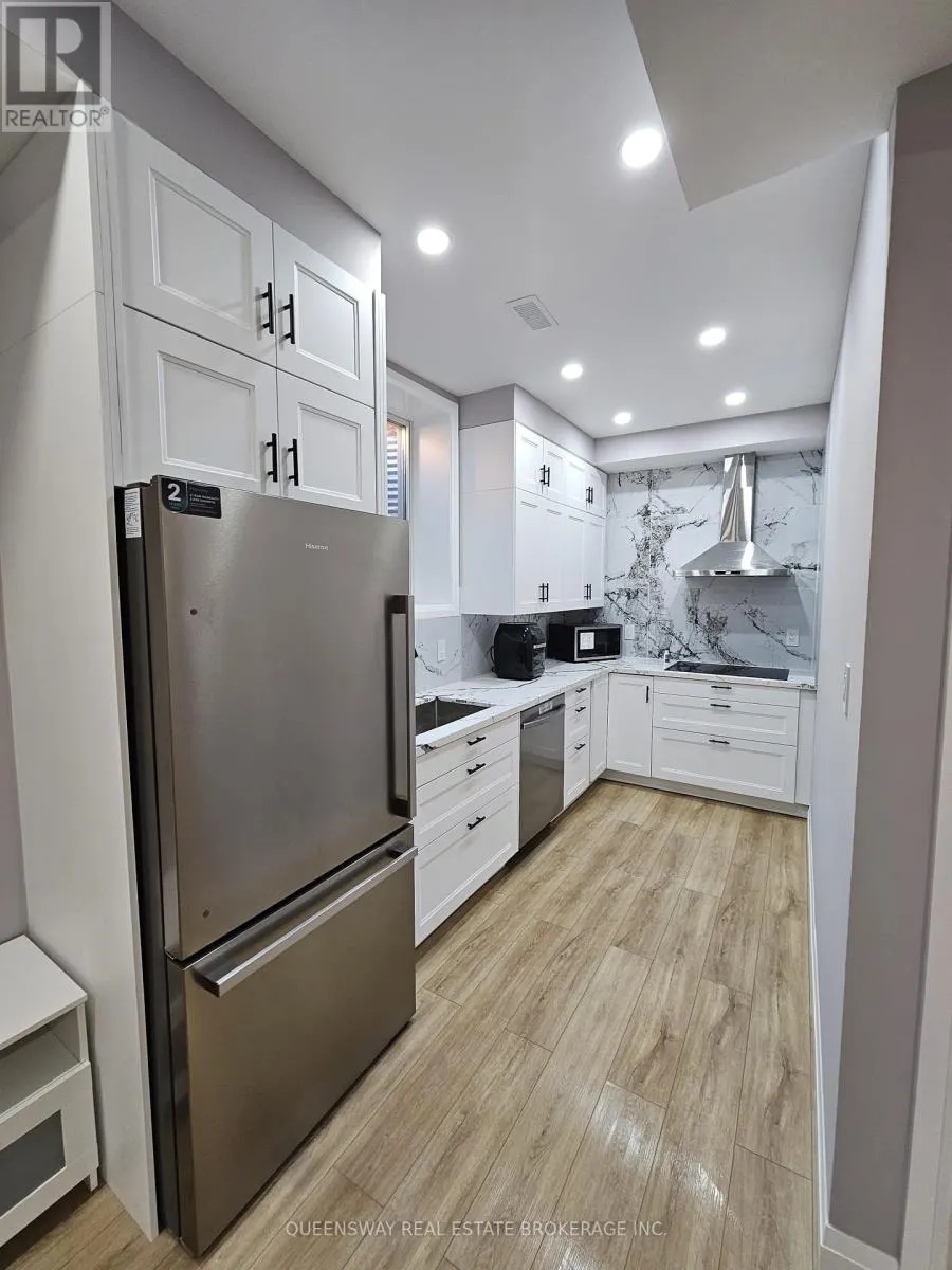 1294 MUSKOKA HEIGHTS