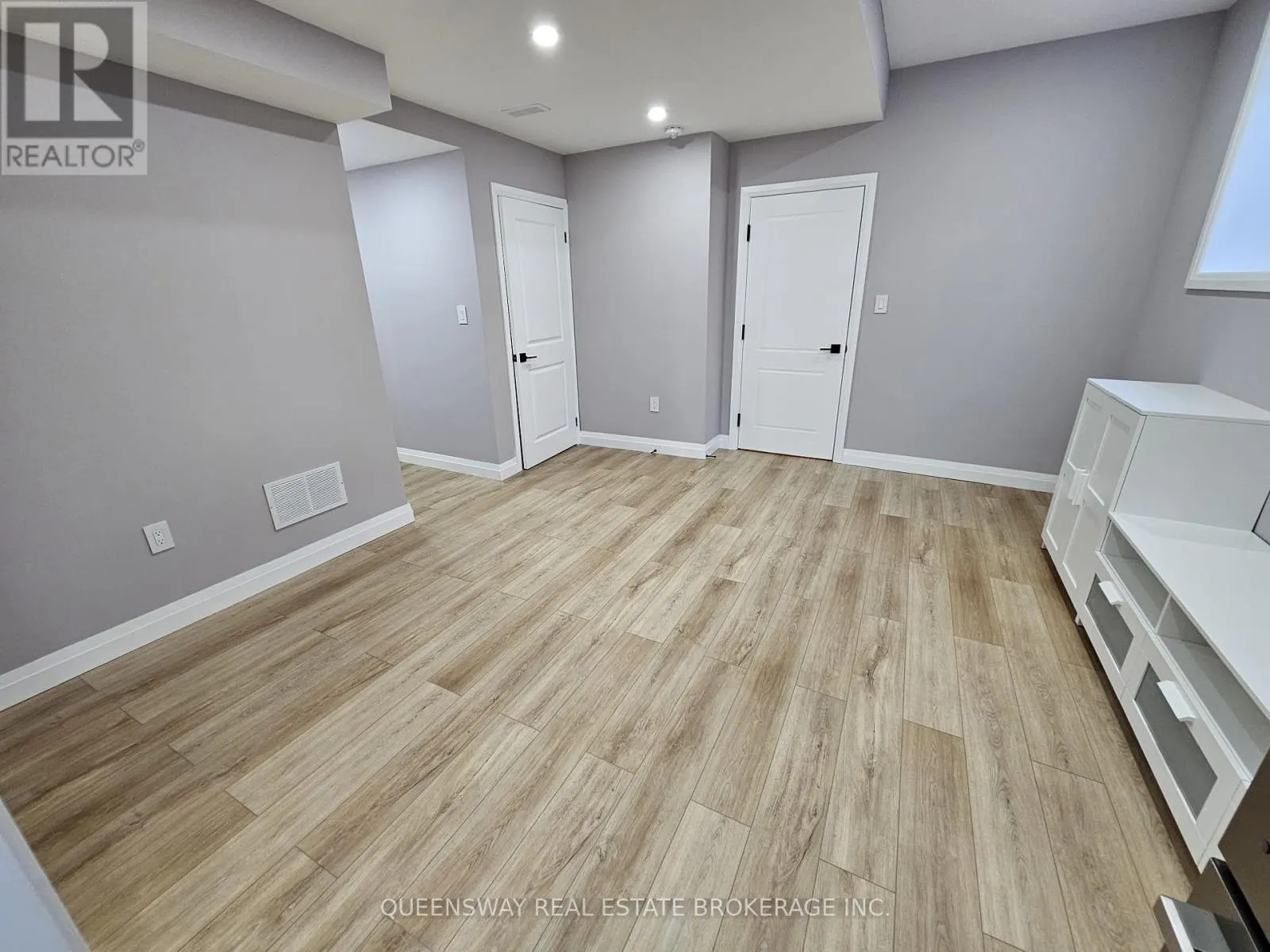 1294 MUSKOKA HEIGHTS