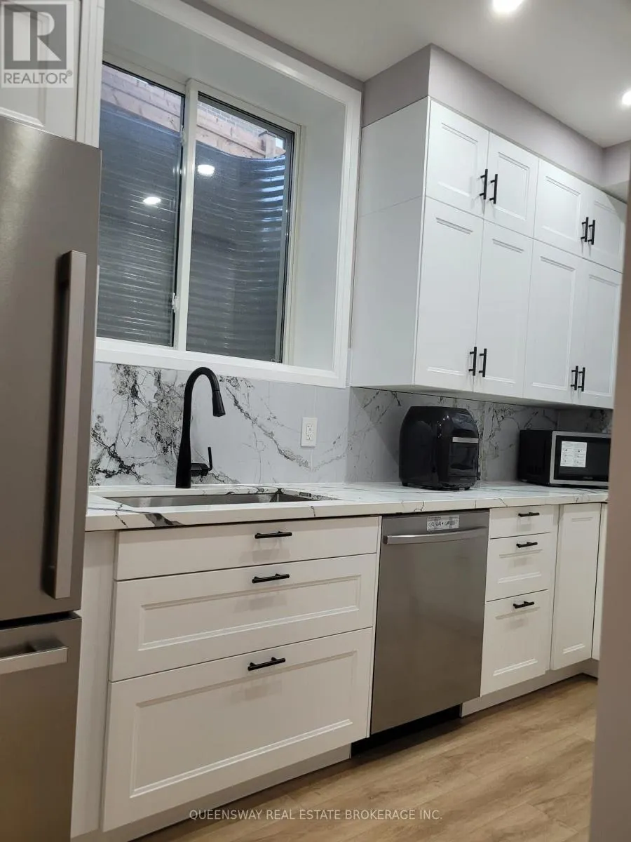 1294 MUSKOKA HEIGHTS