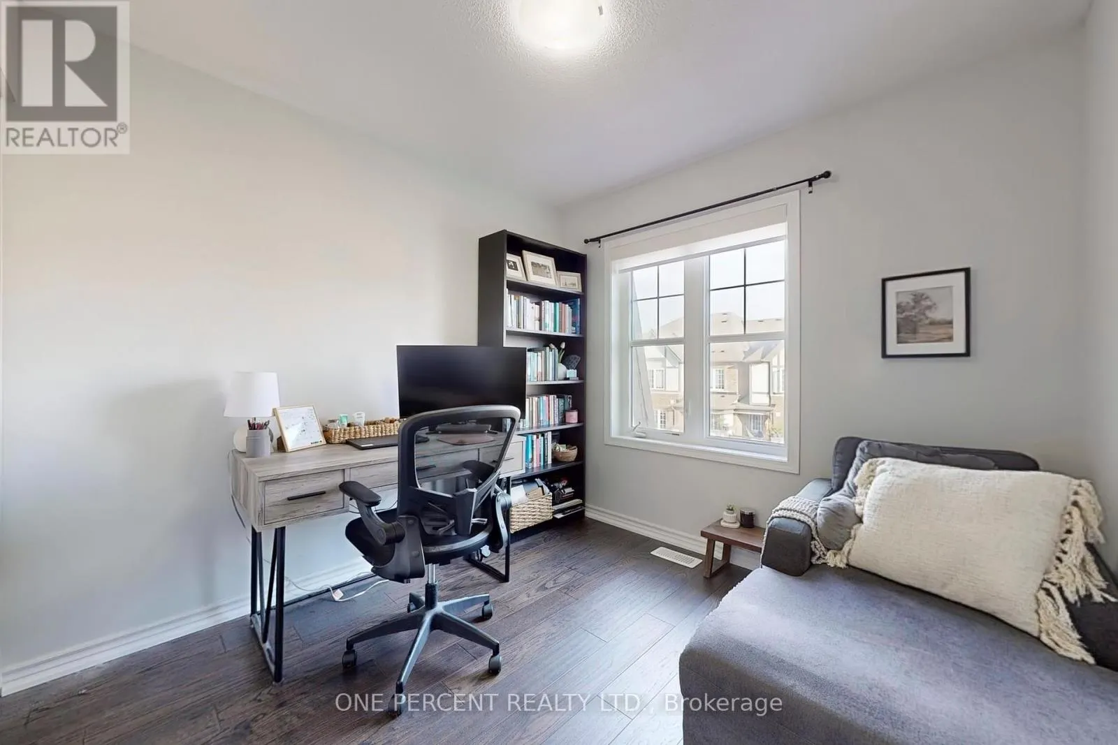25 - 501 BUCKEYE COURT