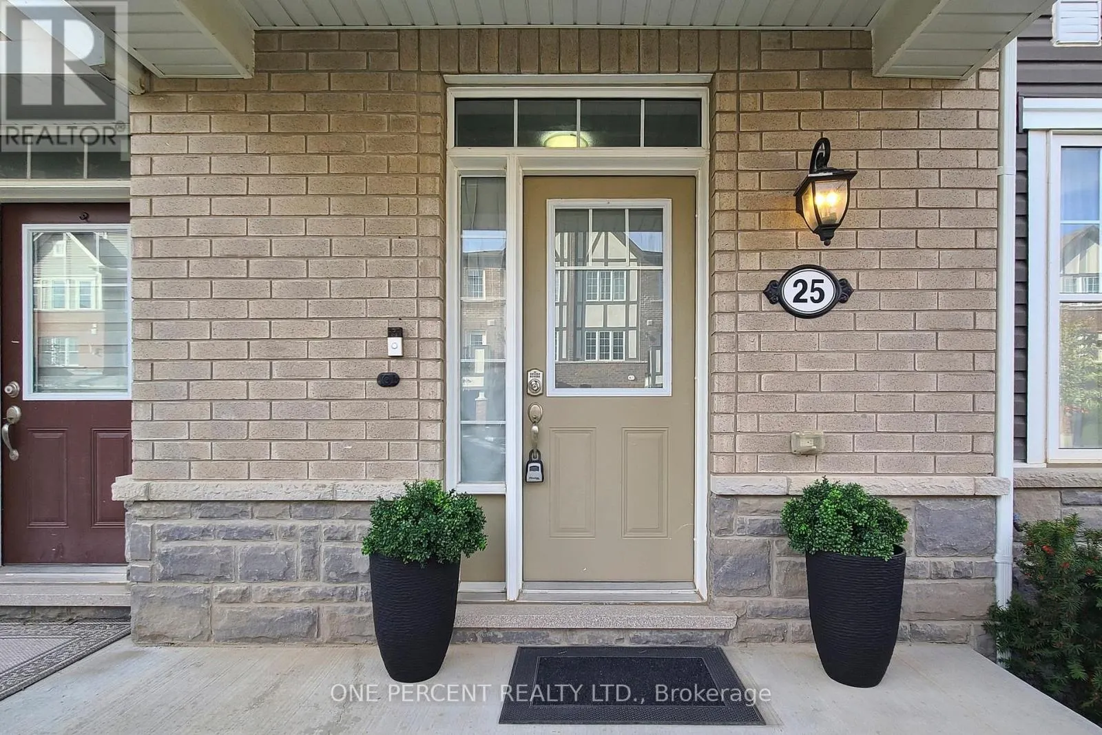 25 - 501 BUCKEYE COURT