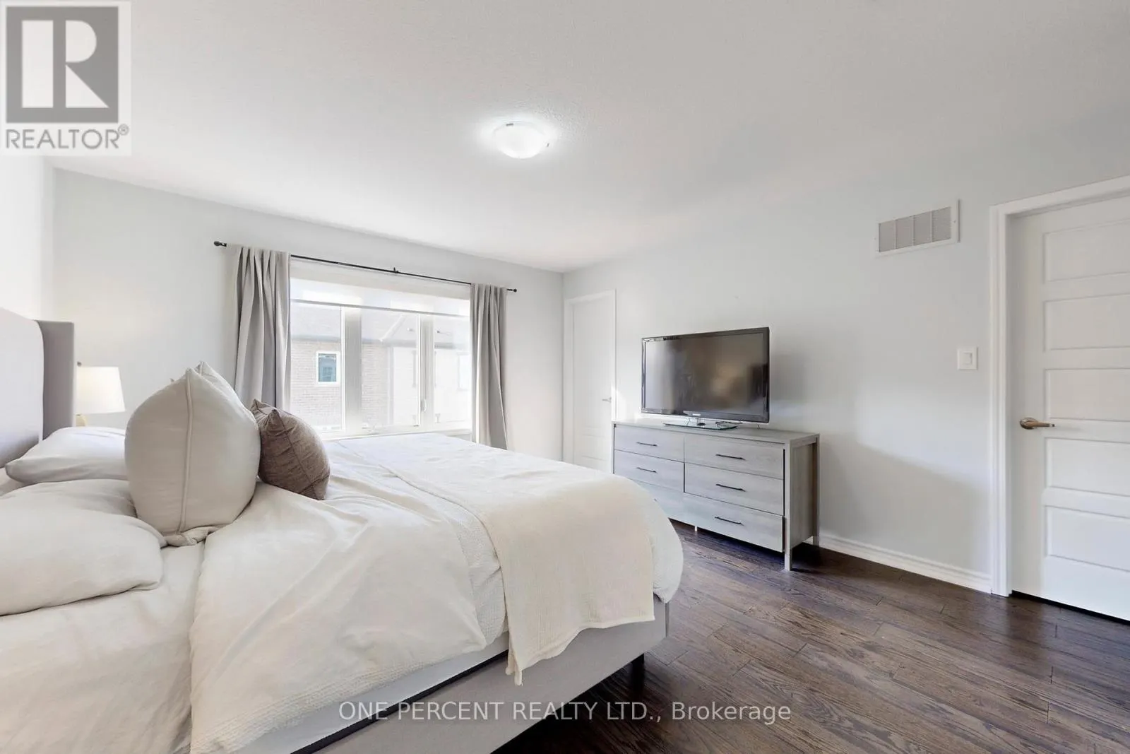 25 - 501 BUCKEYE COURT