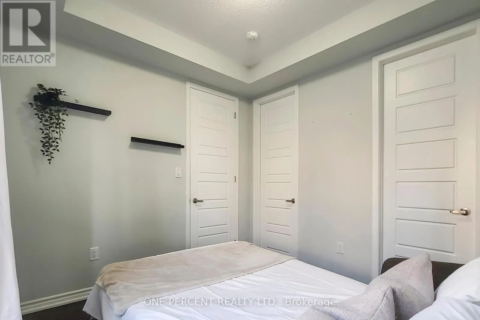 25 - 501 BUCKEYE COURT
