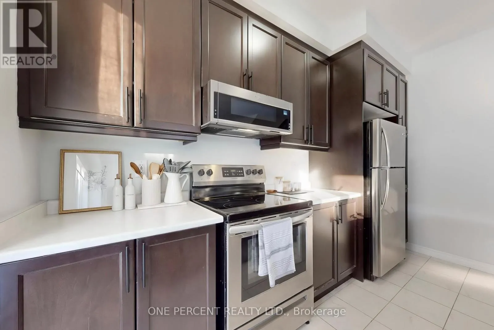 25 - 501 BUCKEYE COURT