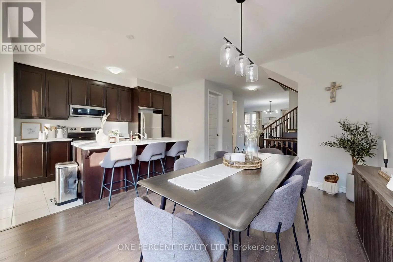 25 - 501 BUCKEYE COURT