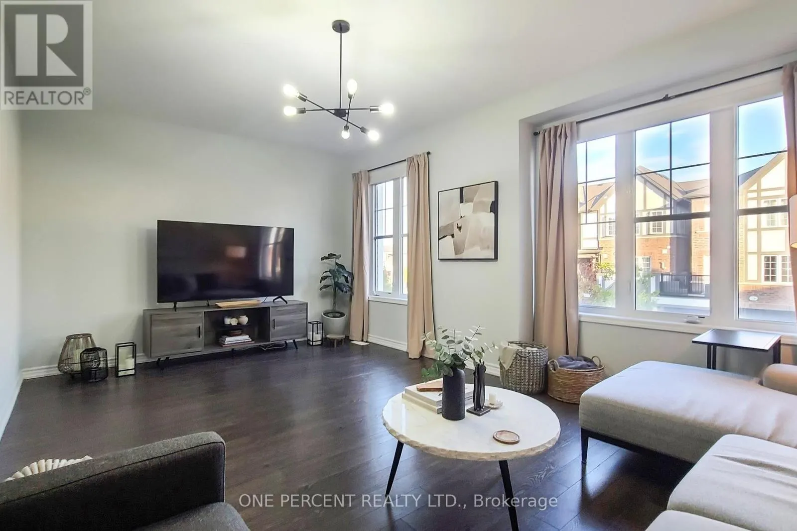 25 - 501 BUCKEYE COURT