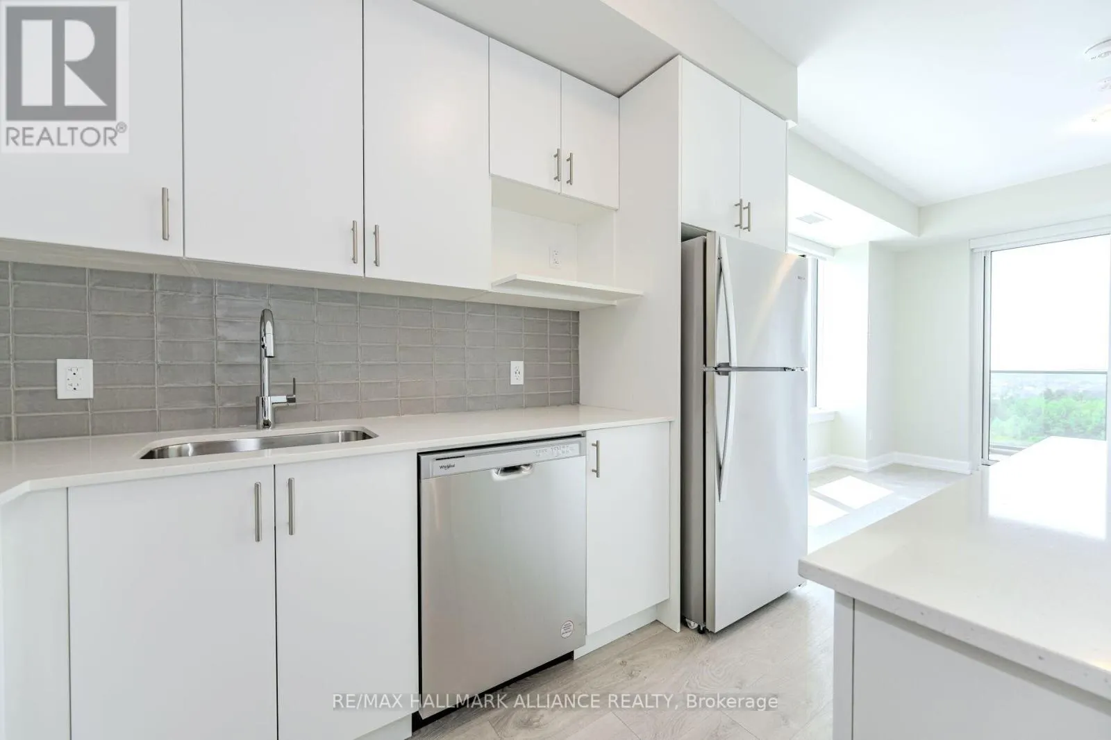 1105 - 3220 WILLIAM COLTSON AVENUE