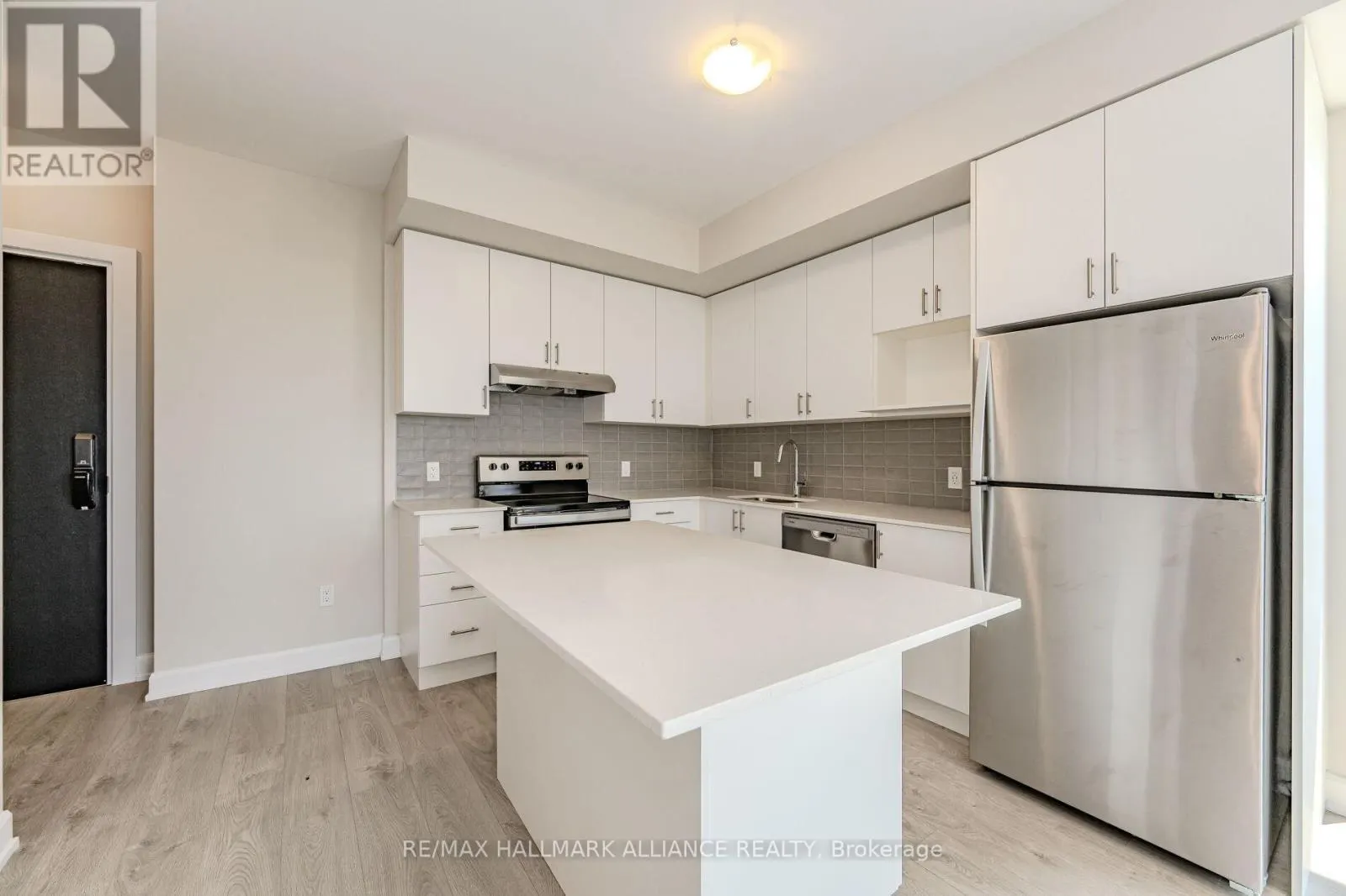 1105 - 3220 WILLIAM COLTSON AVENUE
