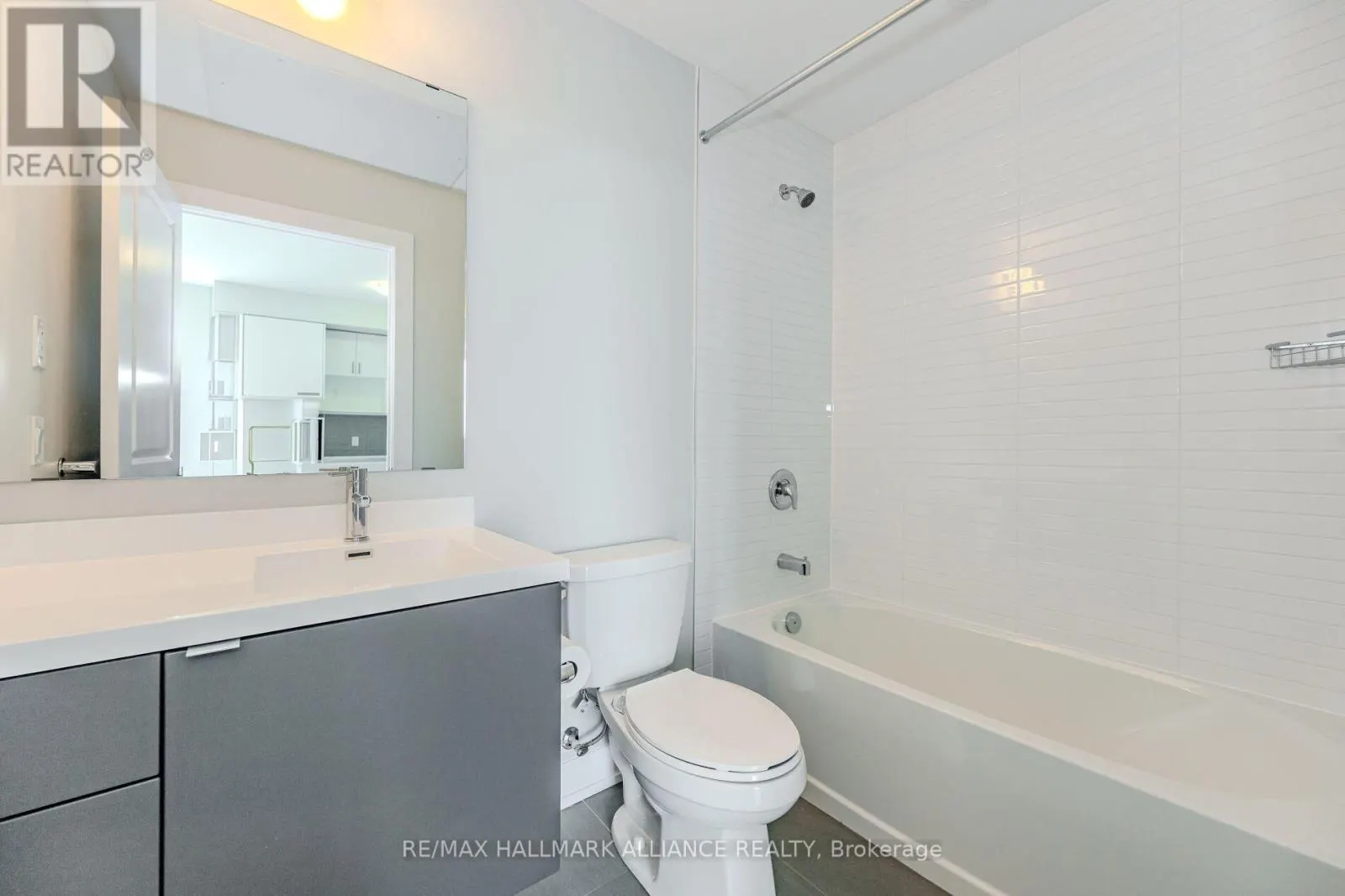 1105 - 3220 WILLIAM COLTSON AVENUE