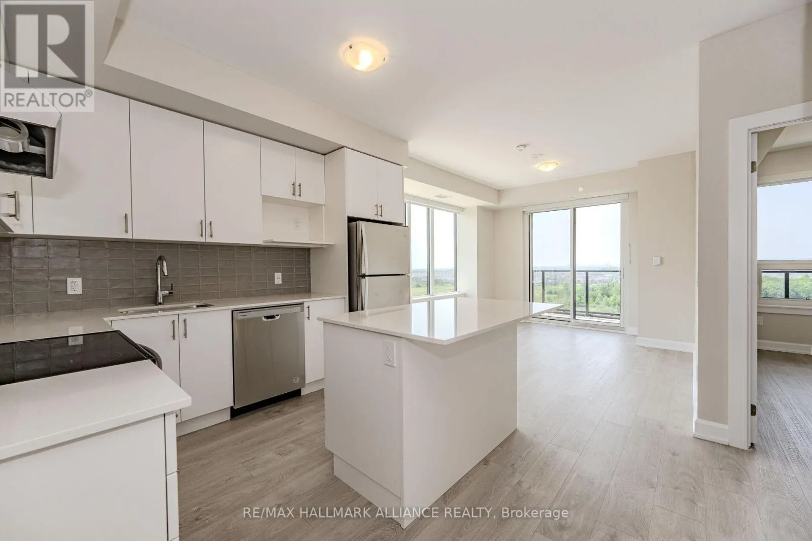 1105 - 3220 WILLIAM COLTSON AVENUE