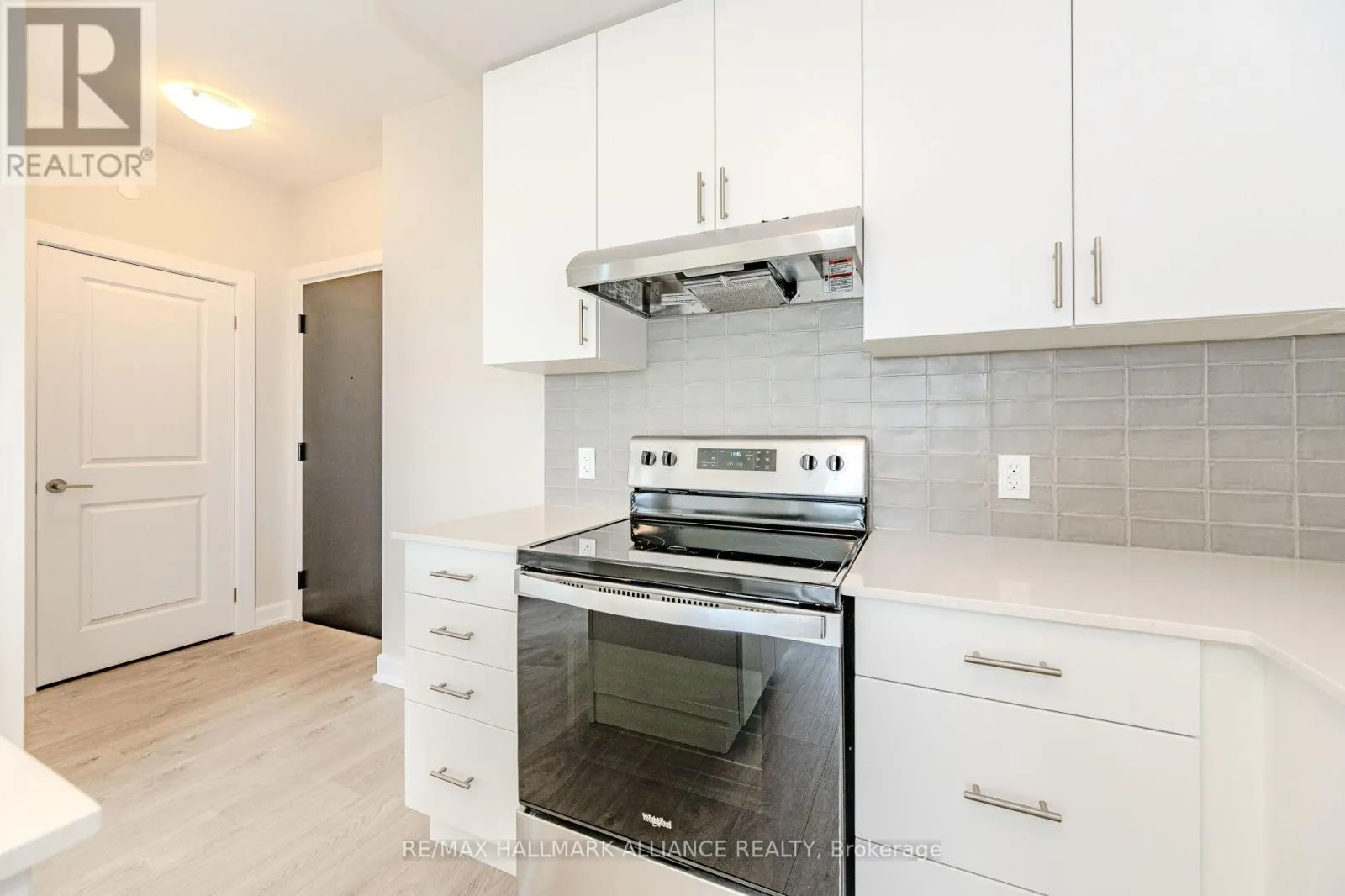 1105 - 3220 WILLIAM COLTSON AVENUE