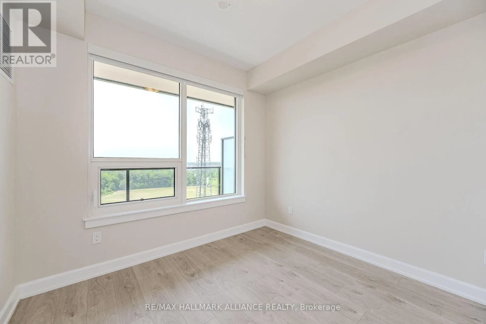 1105 - 3220 WILLIAM COLTSON AVENUE