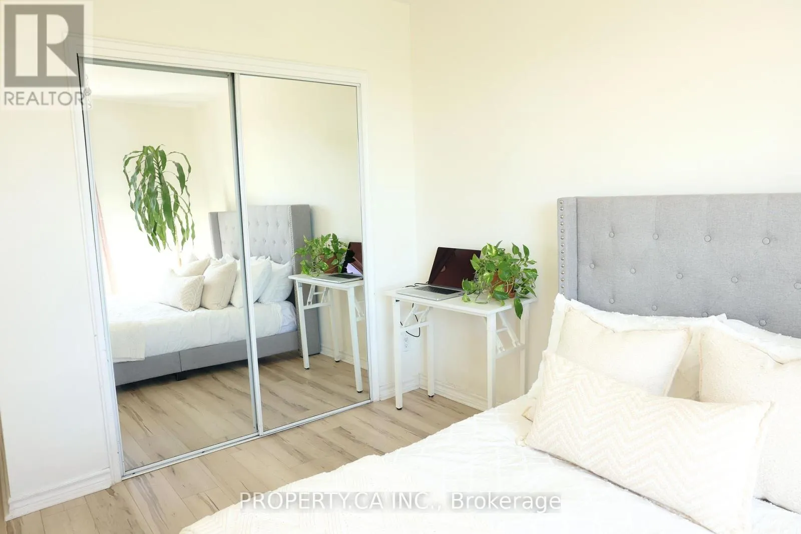 303 - 60 GULLIVER ROAD