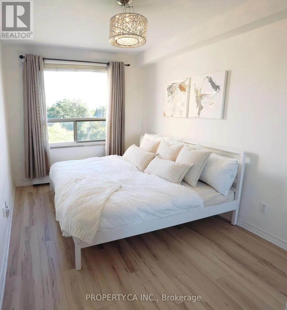 303 - 60 GULLIVER ROAD