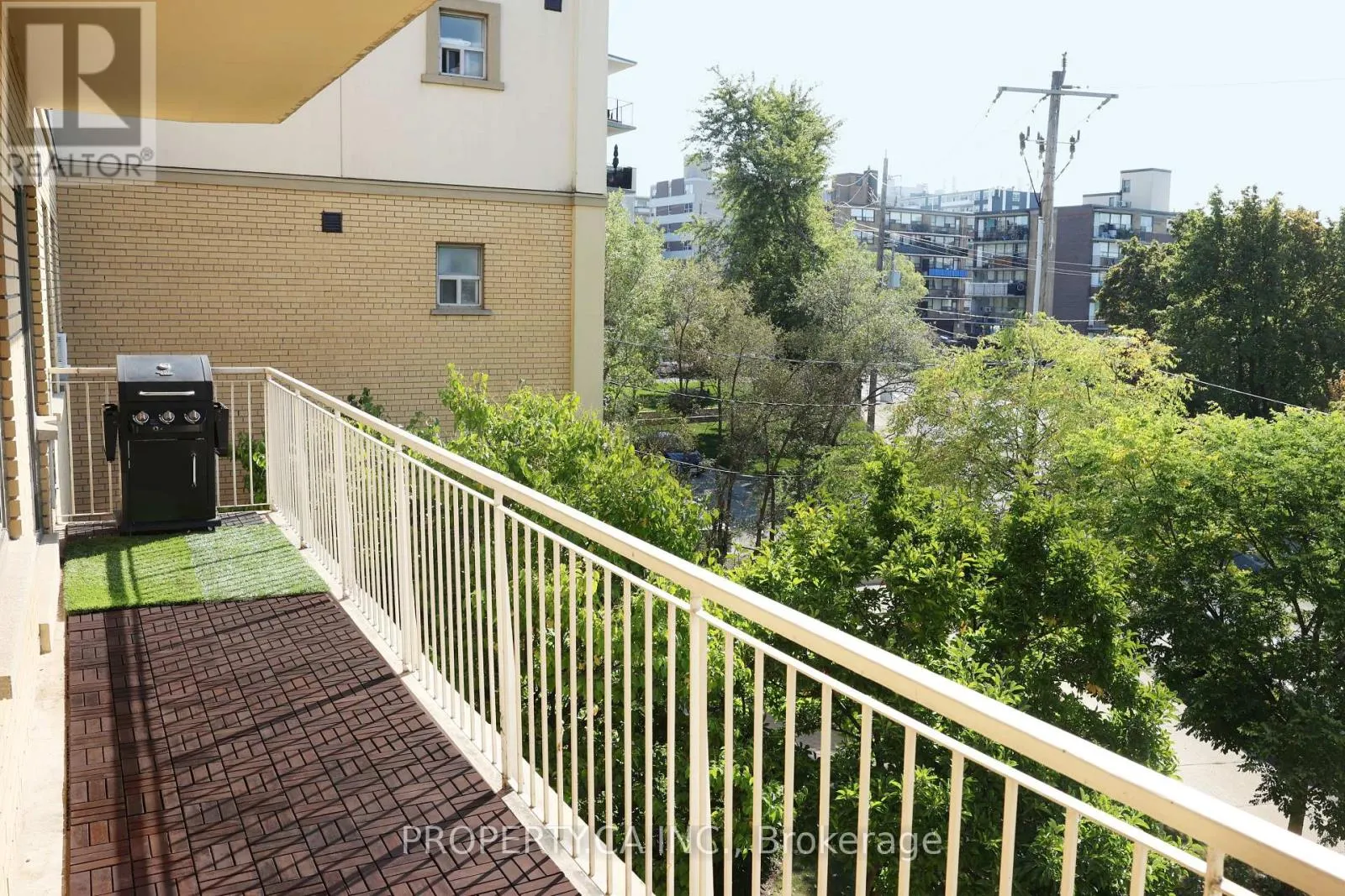 303 - 60 GULLIVER ROAD