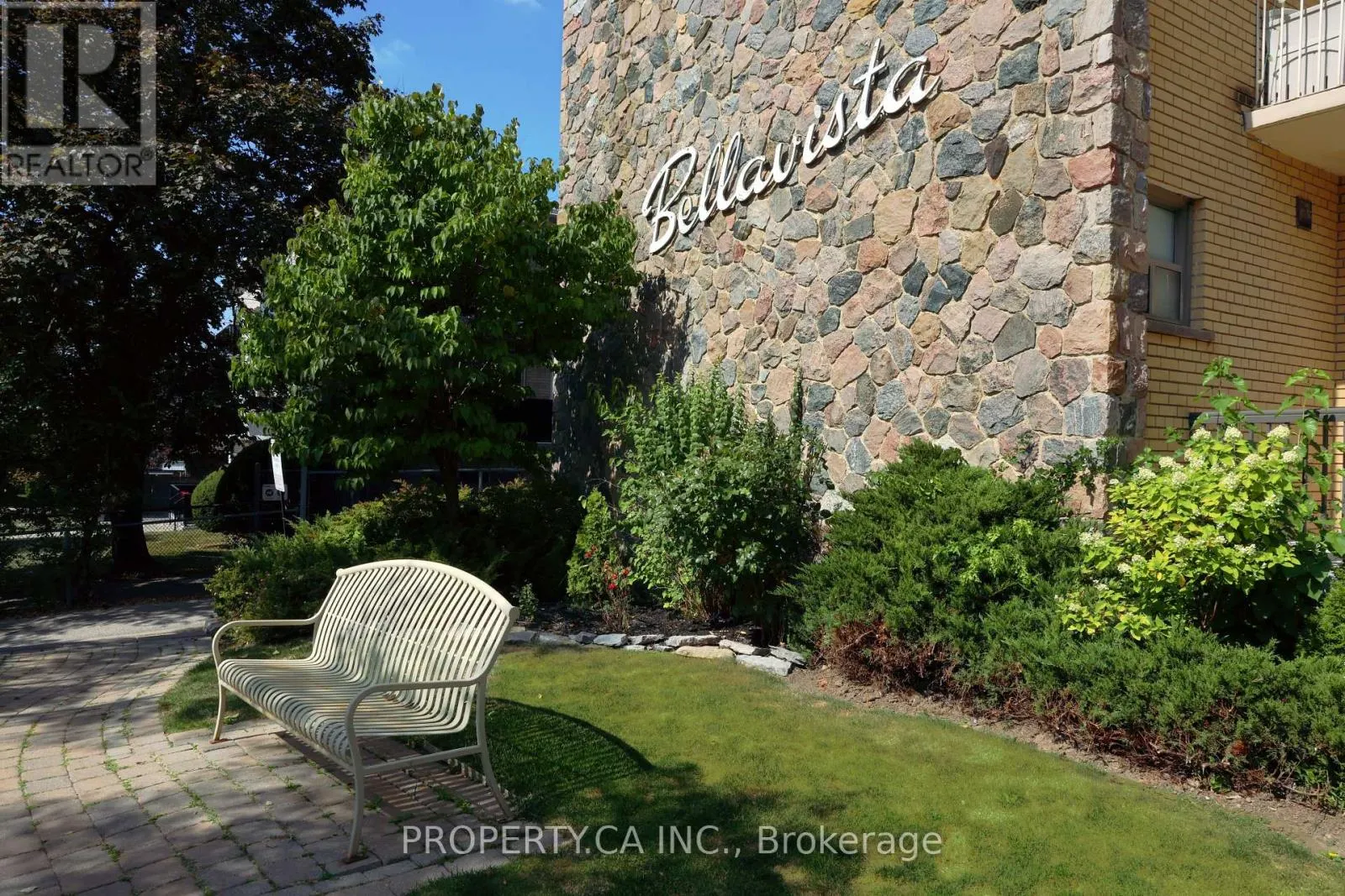 303 - 60 GULLIVER ROAD