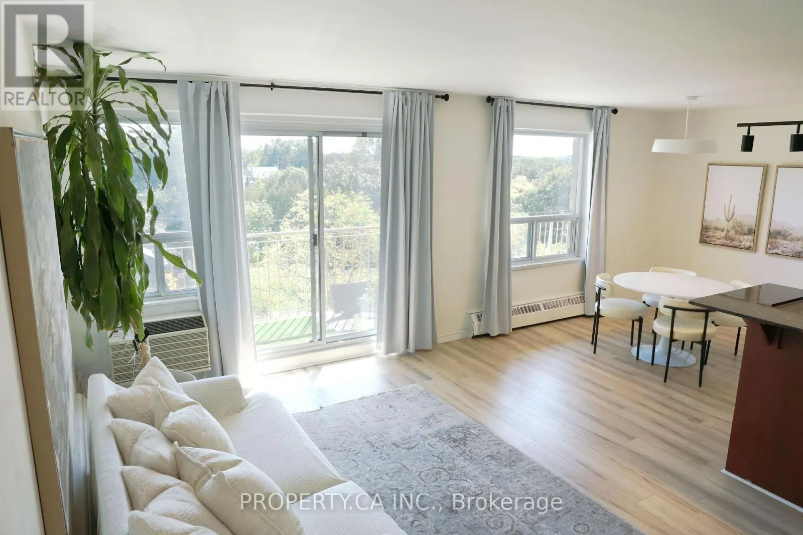 303 - 60 GULLIVER ROAD