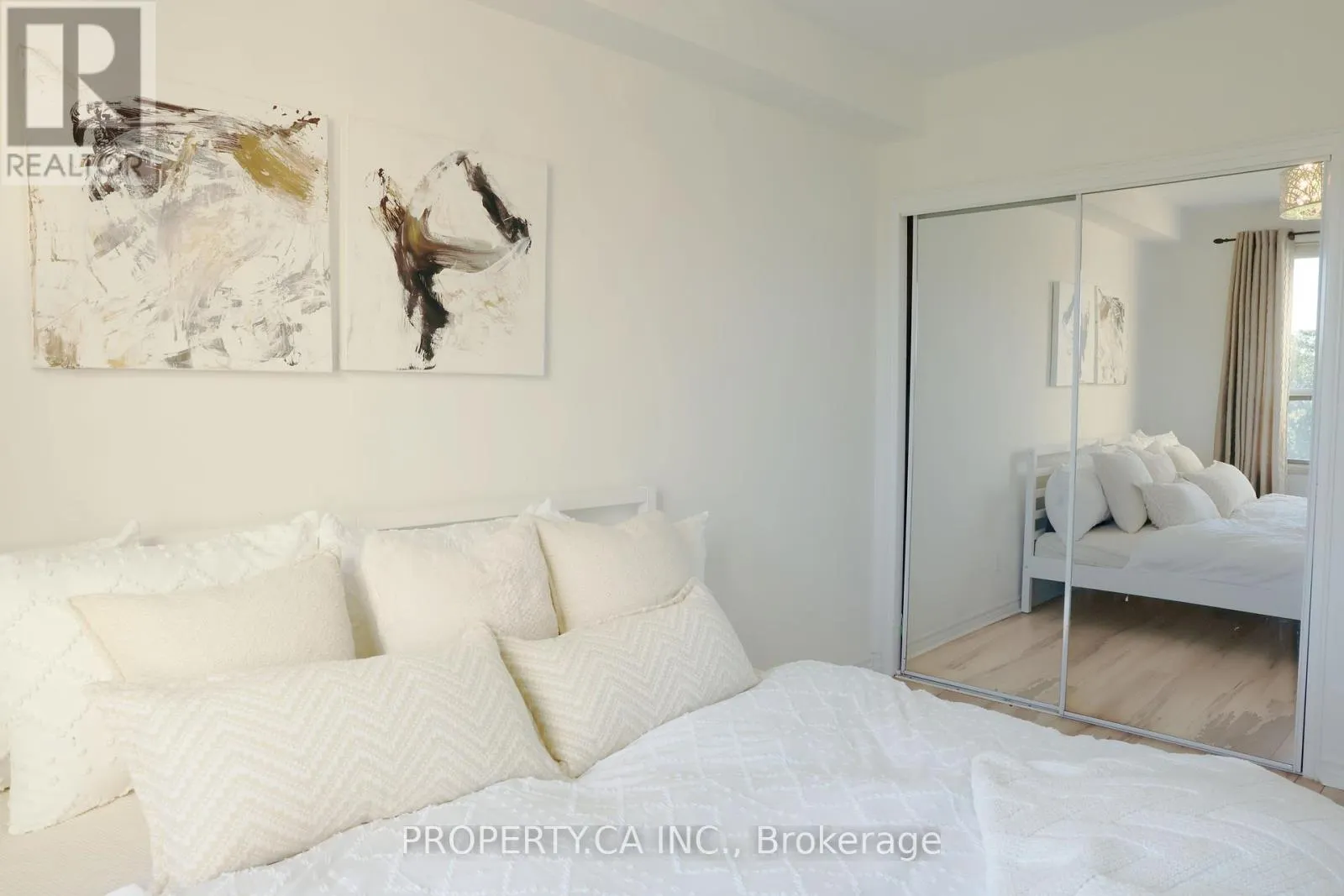 303 - 60 GULLIVER ROAD