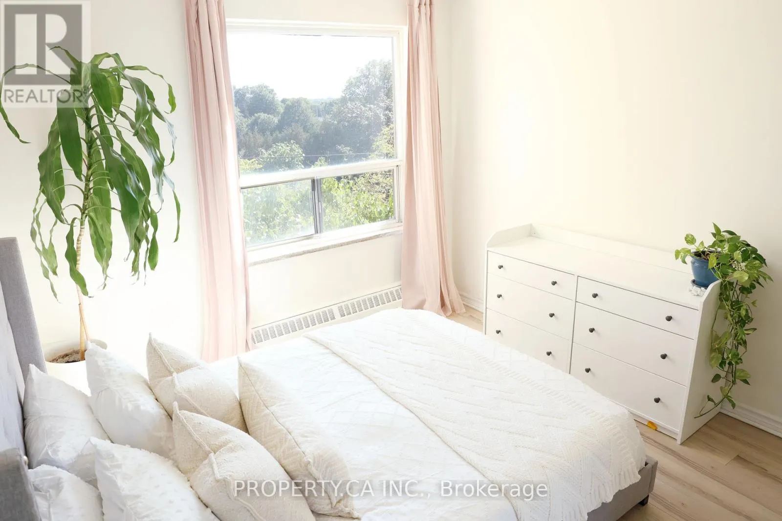 303 - 60 GULLIVER ROAD