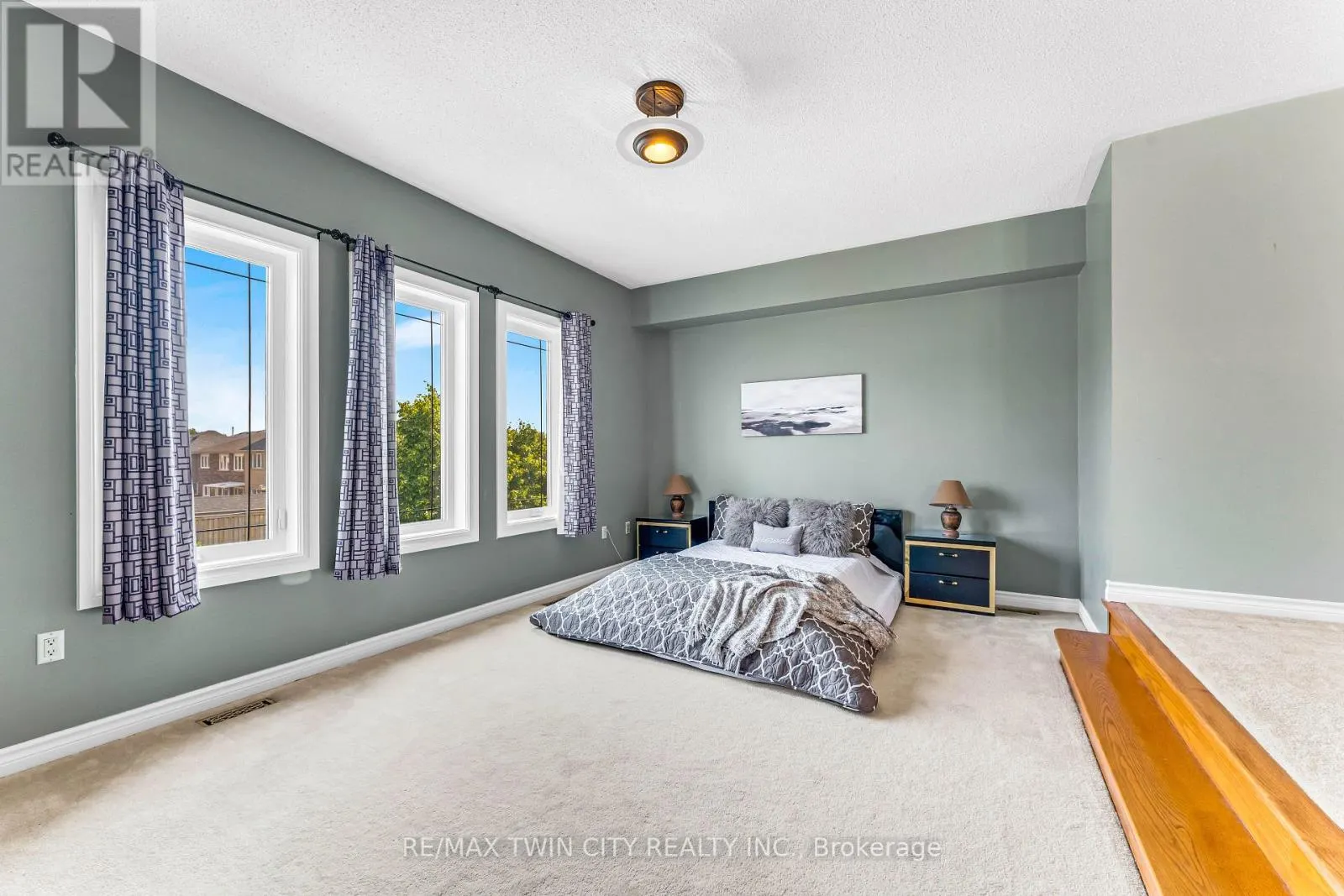 670 PETER ROBERTSON BOULEVARD