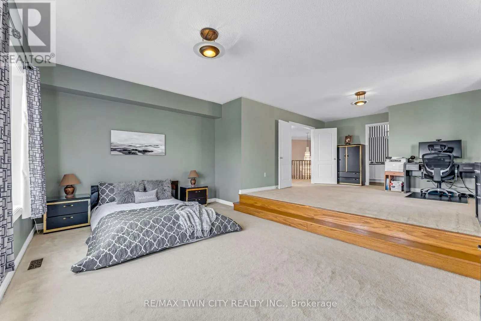 670 PETER ROBERTSON BOULEVARD