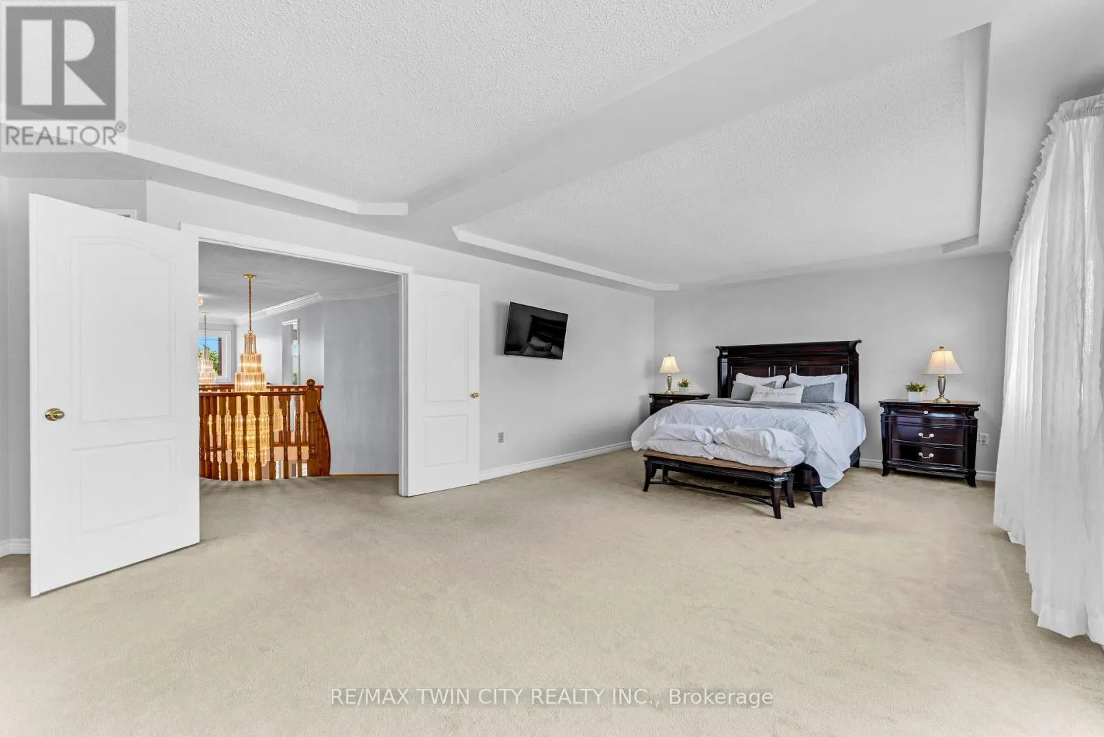 670 PETER ROBERTSON BOULEVARD