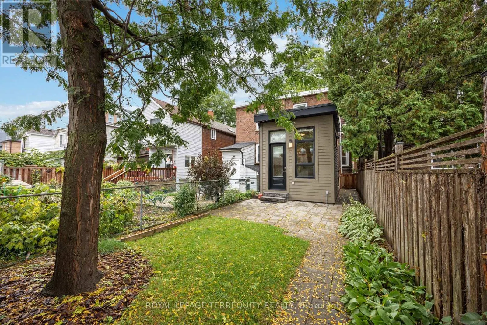 256 CAMPBELL AVENUE
