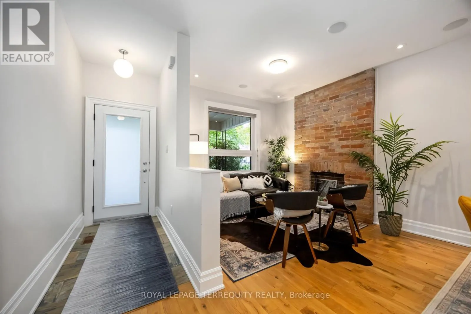 256 CAMPBELL AVENUE