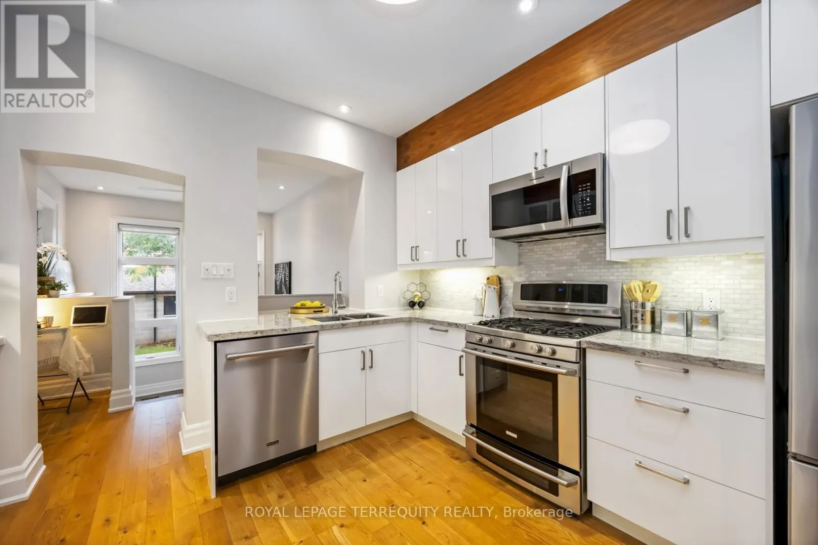 256 CAMPBELL AVENUE