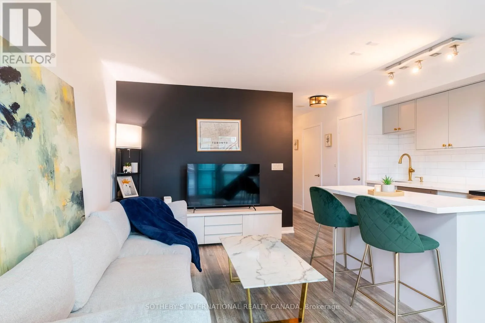 706 - 155 LEGION ROAD