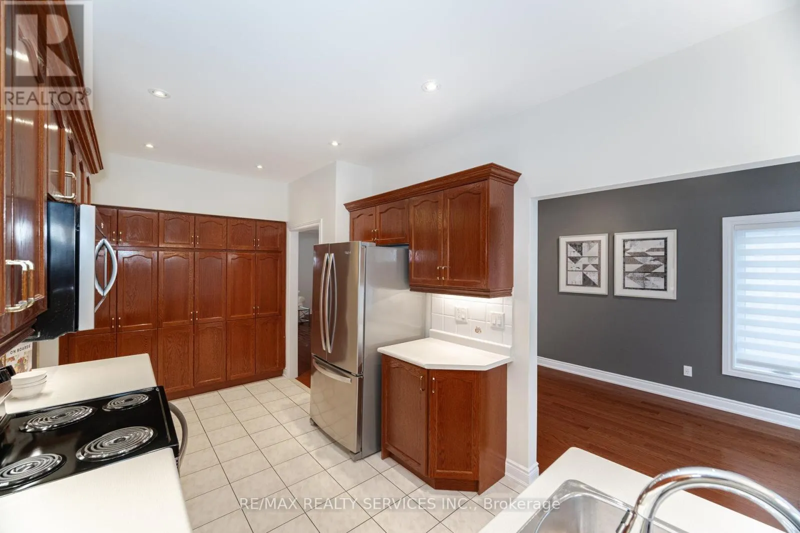 3 TUSCANY LANE