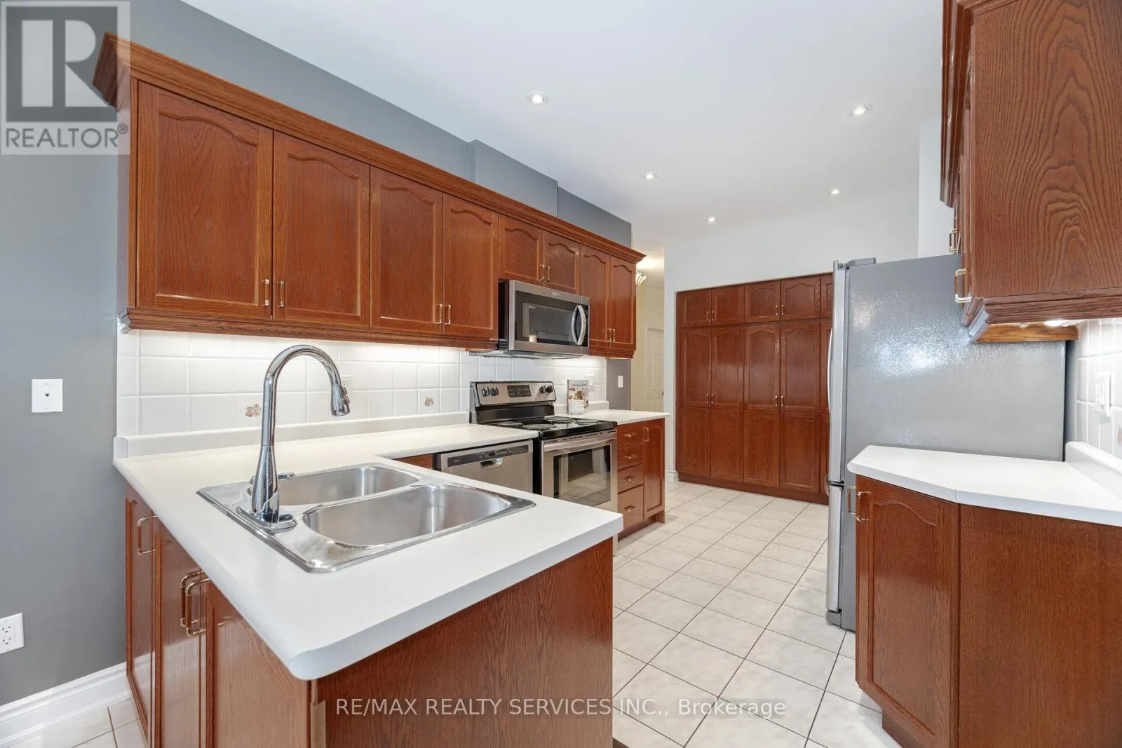 3 TUSCANY LANE