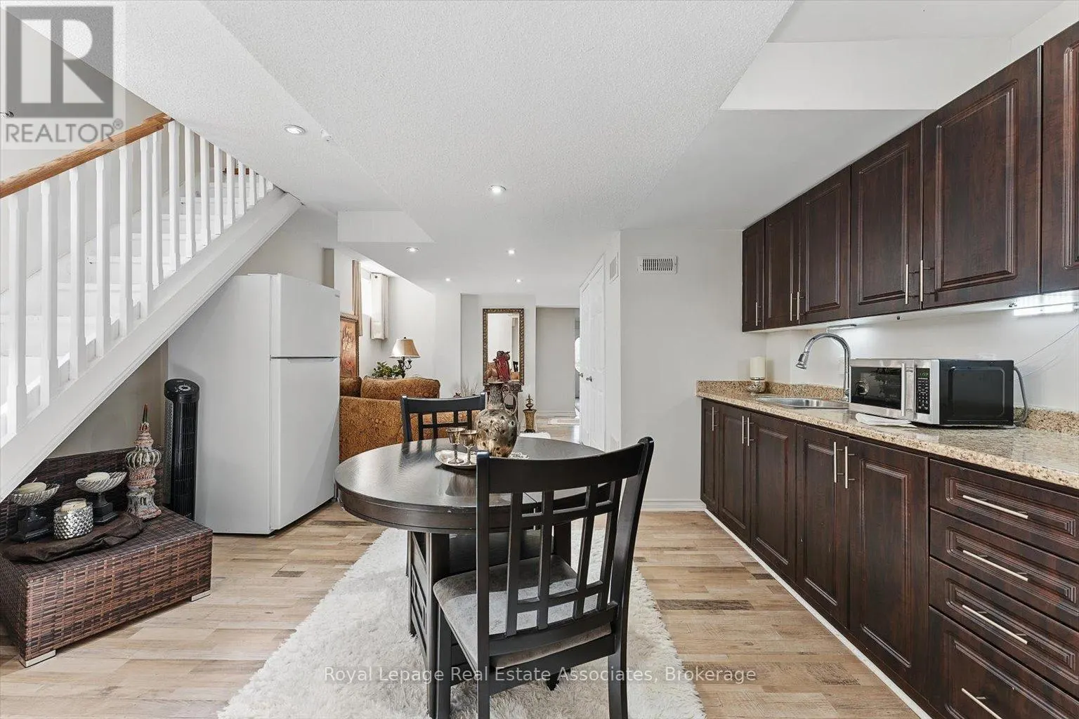 1106 HAIG BOULEVARD