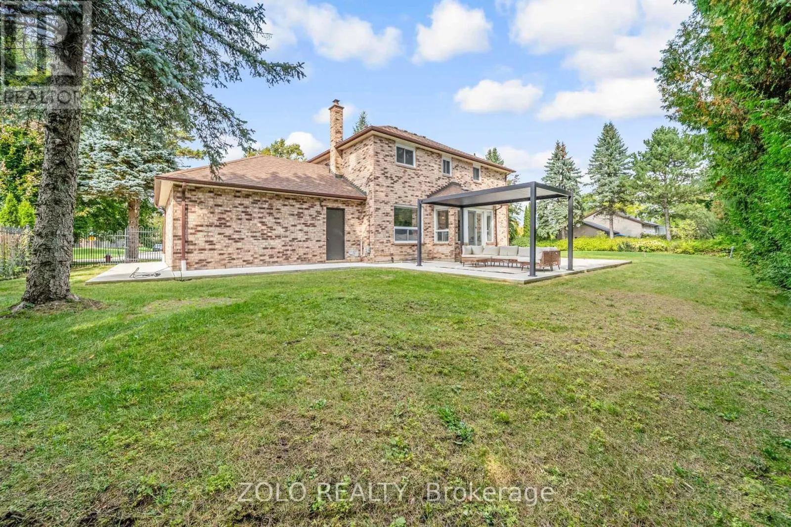 13 IVAN AVENUE