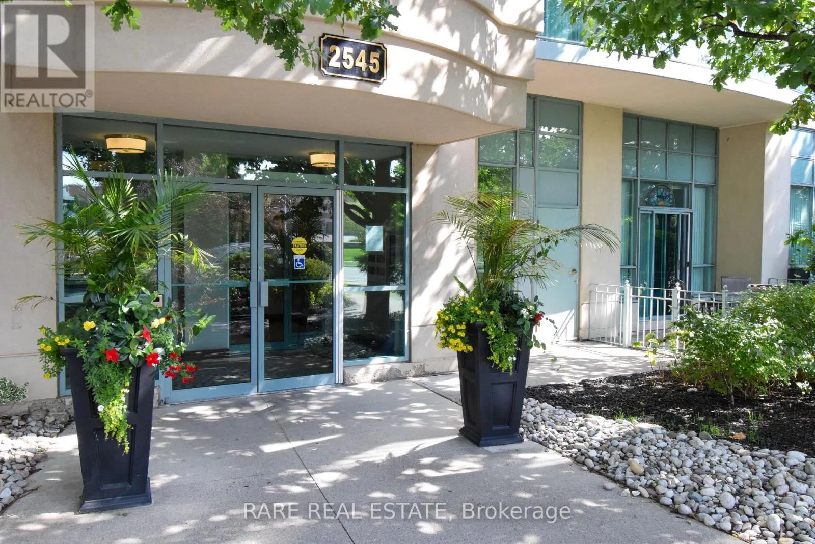 509 - 2545 ERIN CENTREQ BOULEVARD