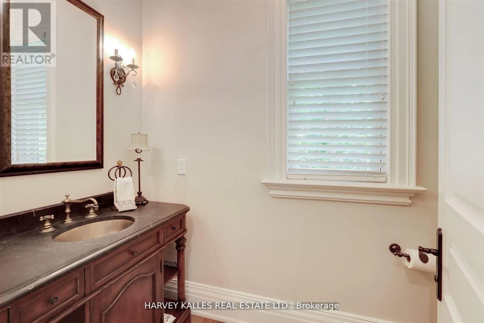1199 TECUMSEH PARK CRESCENT