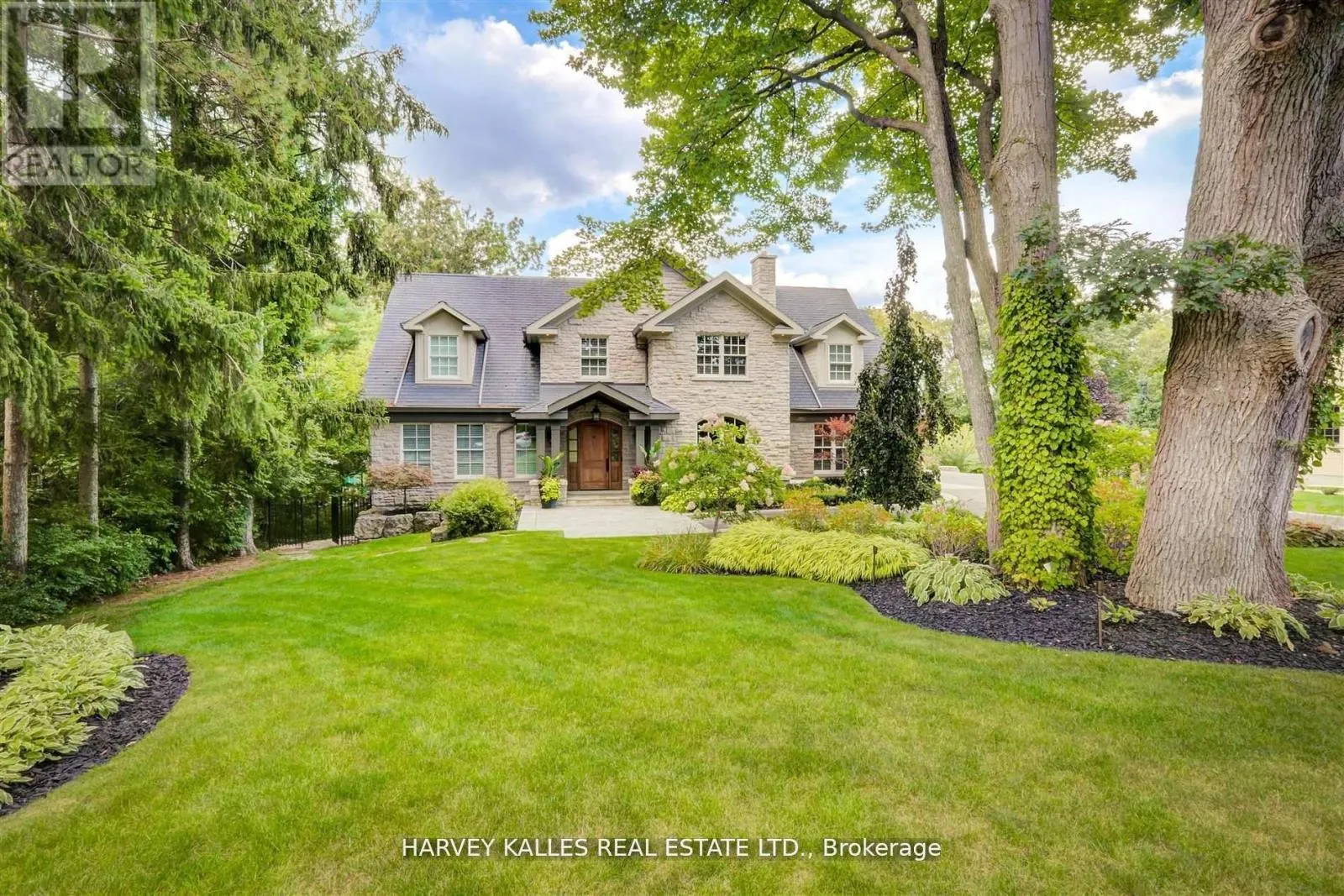 1199 TECUMSEH PARK CRESCENT