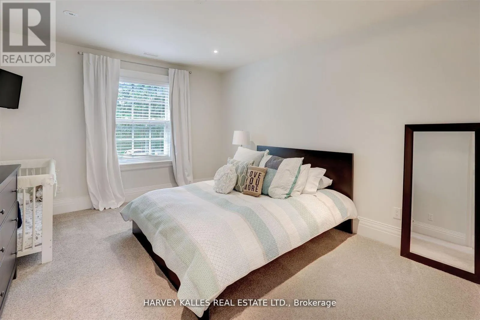 1199 TECUMSEH PARK CRESCENT