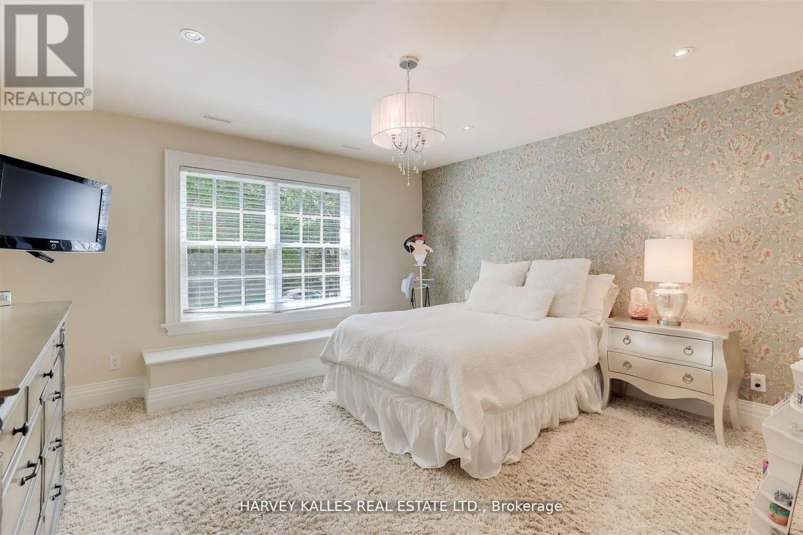 1199 TECUMSEH PARK CRESCENT