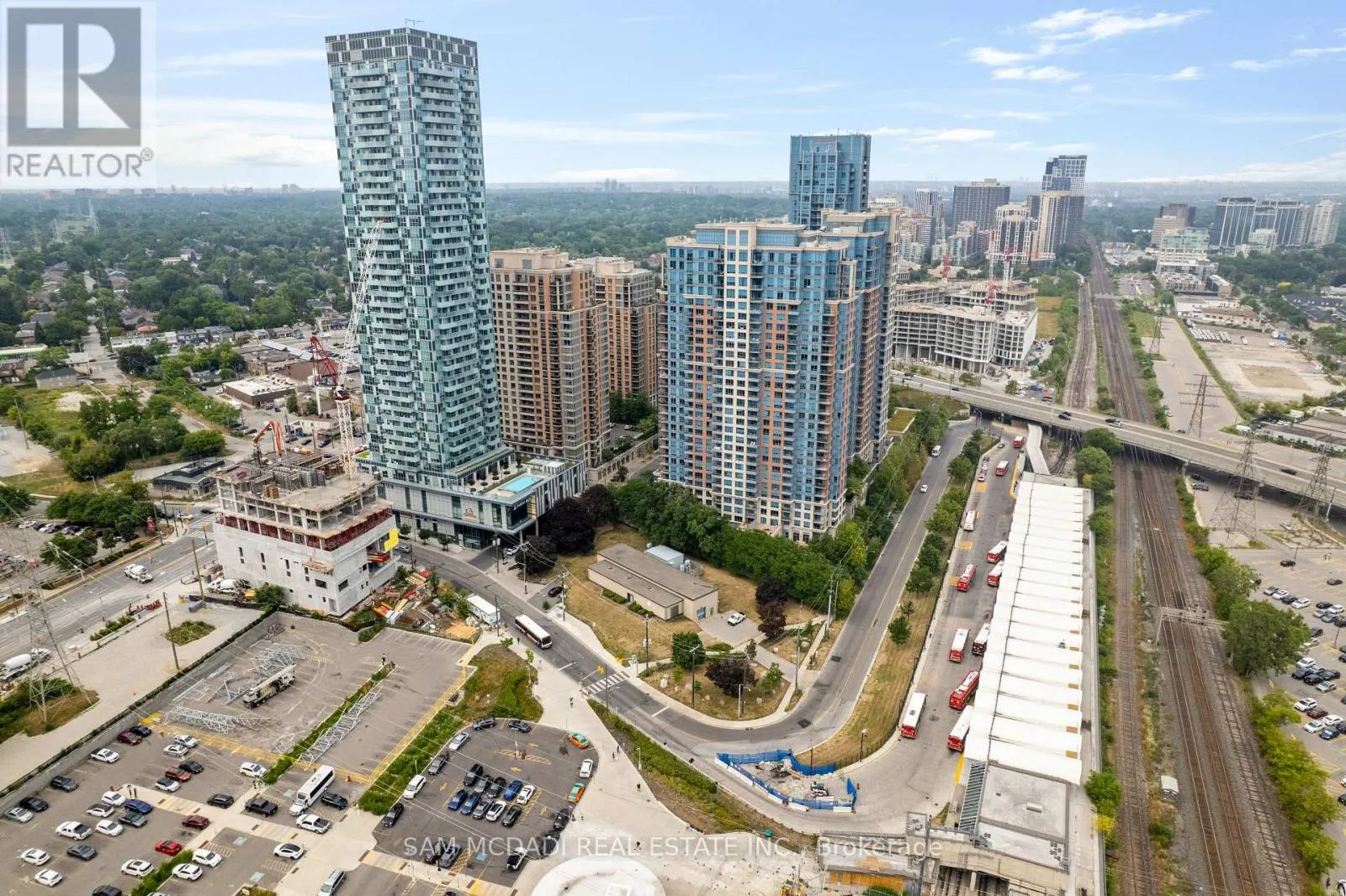2002 - 5229 DUNDAS STREET W