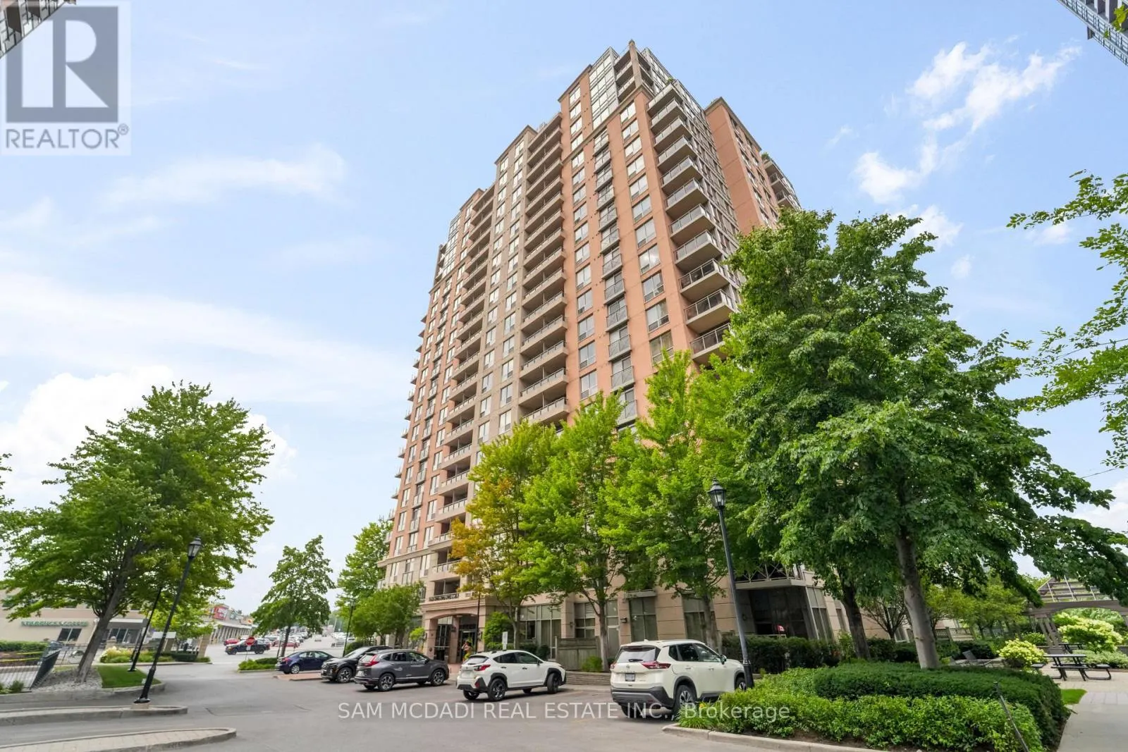 2002 - 5229 DUNDAS STREET W