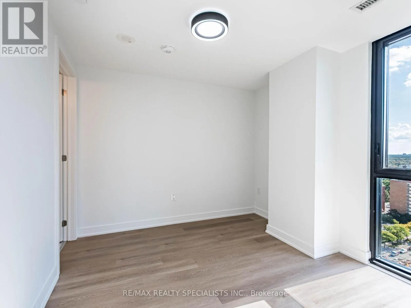 1703 - 3009 NOVAR ROAD