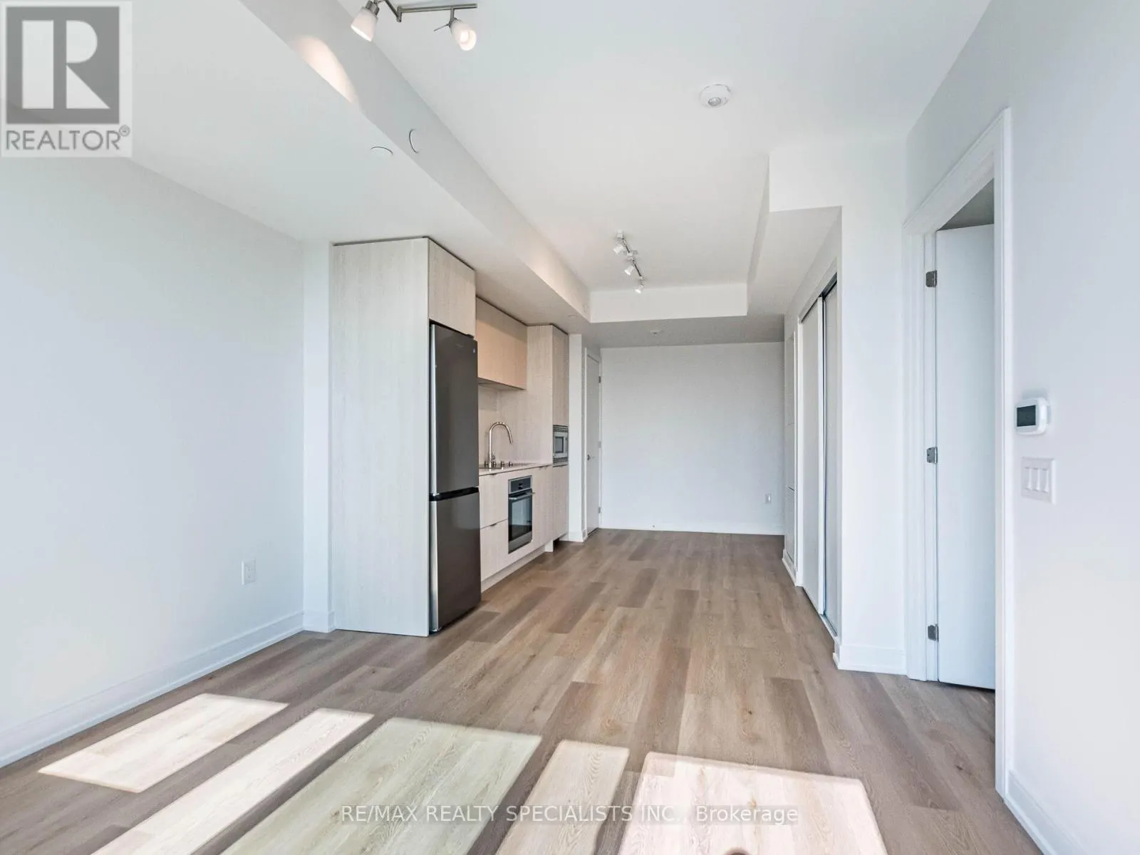 1703 - 3009 NOVAR ROAD