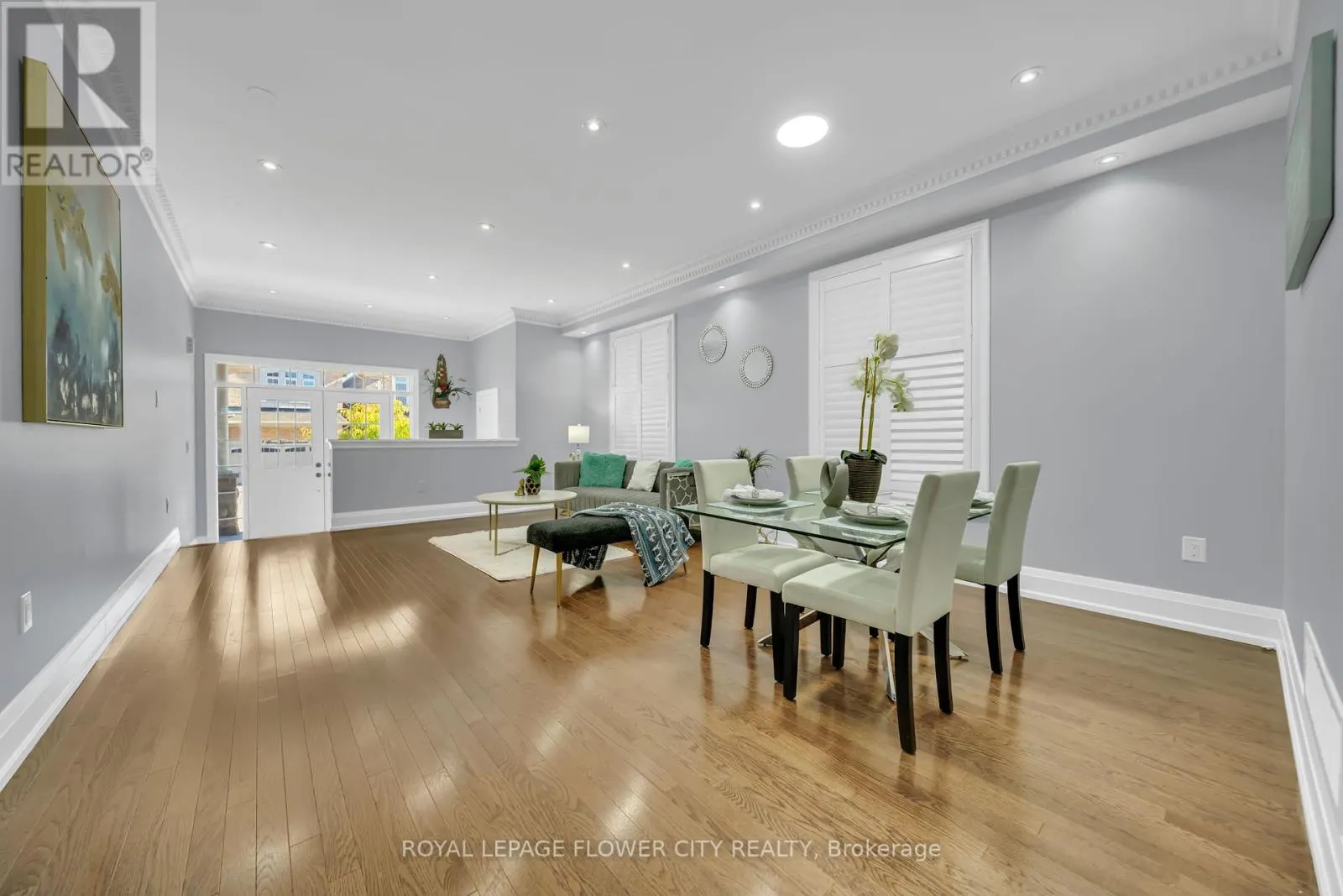 44 YOUNG GARDEN CRESCENT