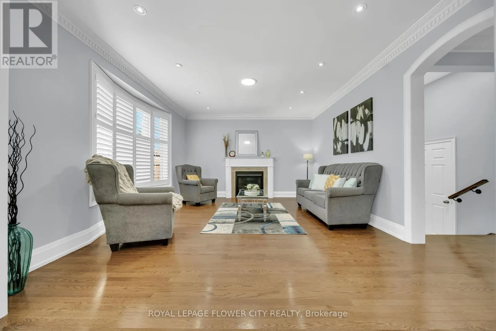 44 YOUNG GARDEN CRESCENT